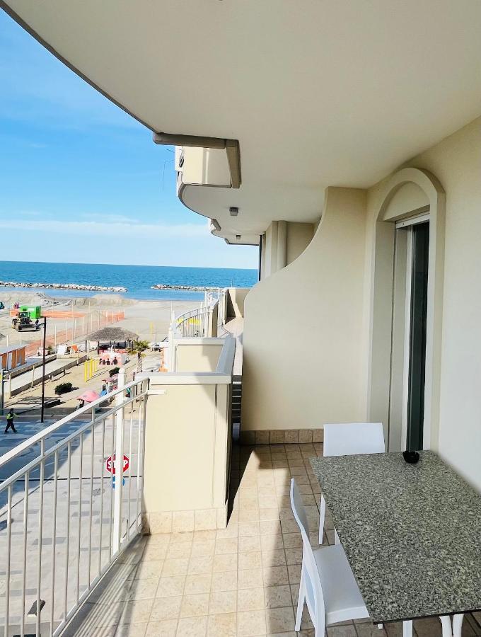 Residence Frontemare Rimini Exterior foto