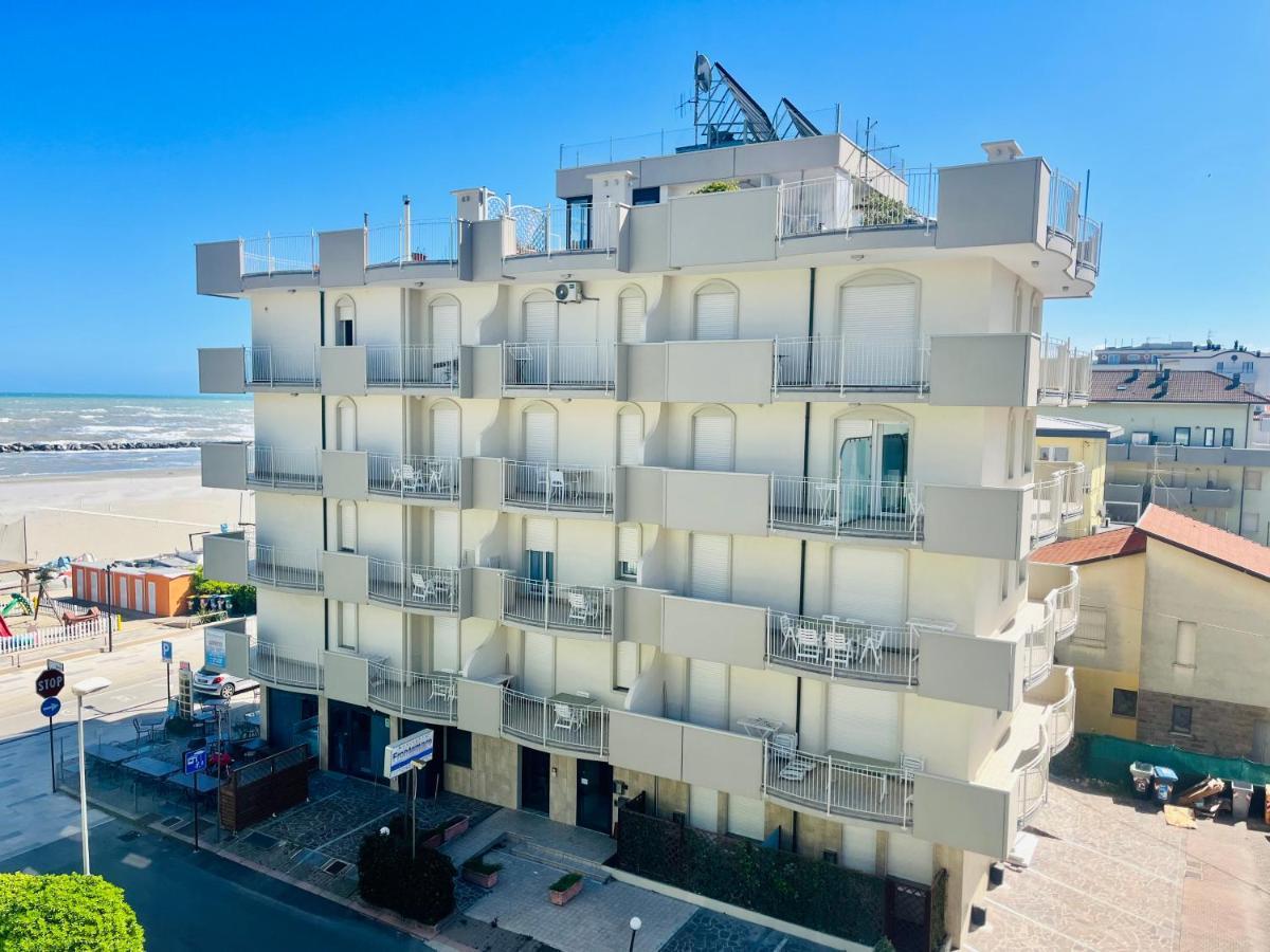 Residence Frontemare Rimini Exterior foto