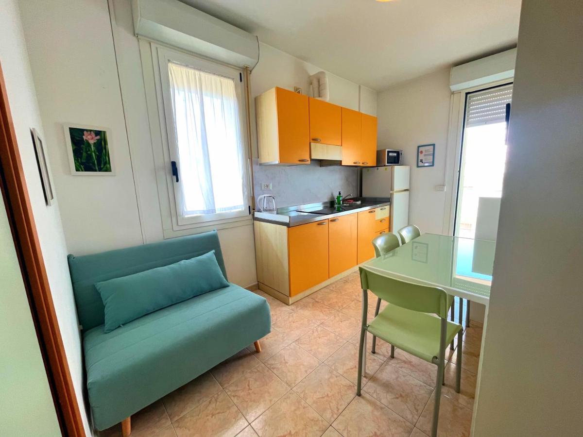 Residence Frontemare Rimini Exterior foto
