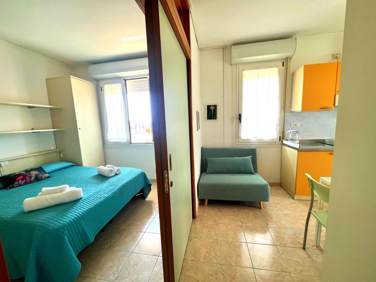 Residence Frontemare Rimini Exterior foto